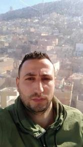 انا من سيفيلا، أعزب، 34 سنة هنا من أجل البحث عن شريك لتحقيق زواج عادي تعرف عليّ أكثر من خلال بروفايلي، فربّ صدفة خير من ألف ميعاد.