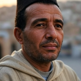 انا من ولاية الجزائر، أعزب، 54 سنة هنا من أجل البحث عن شريك لتحقيق زواج عادي تعرف عليّ أكثر من خلال بروفايلي، فربّ صدفة خير من ألف ميعاد.
