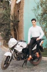 انا من أبو ظبي، متزوج، 31 سنة هنا من أجل البحث عن شريك لتحقيق زواج متعدد تعرف عليّ أكثر من خلال بروفايلي، فربّ صدفة خير من ألف ميعاد.