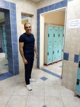 انا اؤمن تماما بان الحب الحقيقي الوحيد القادر على جمع قلبين فى جسد واحد القوه الوحيدة القادرة على احتواء وحل كل مصاعب الحياة يمثل الرومانسيه التى تشرق بالنور فى ظلام...