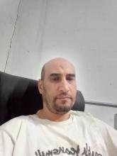انا من الاحساء، متزوج، 42 سنة هنا من أجل البحث عن شريك لتحقيق زواج عادي تعرف عليّ أكثر من خلال بروفايلي، فربّ صدفة خير من ألف ميعاد.
