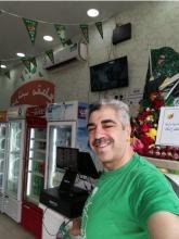 انا من الرياض، متزوج، 55 سنة هنا من أجل البحث عن شريك لتحقيق زواج عادي تعرف عليّ أكثر من خلال بروفايلي، فربّ صدفة خير من ألف ميعاد.