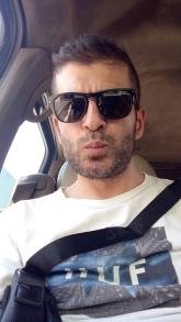 انا من بيروت، أعزب، 41 سنة هنا من أجل البحث عن شريك لتحقيق علاقة تعارف تعرف عليّ أكثر من خلال بروفايلي، فربّ صدفة خير من ألف ميعاد.