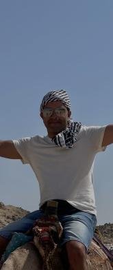 انا من برلين، أعزب، 45 سنة هنا من أجل البحث عن شريك لتحقيق علاقة تعارف تعرف عليّ أكثر من خلال بروفايلي، فربّ صدفة خير من ألف ميعاد.