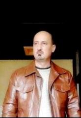 انا من دوسلدورف، مطلق، 41 سنة هنا من أجل البحث عن شريك لتحقيق زواج عادي تعرف عليّ أكثر من خلال بروفايلي، فربّ صدفة خير من ألف ميعاد.