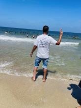 انا من قسم حلوان، متزوج، 21 سنة هنا من أجل البحث عن شريك لتحقيق علاقة تعارف تعرف عليّ أكثر من خلال بروفايلي، فربّ صدفة خير من ألف ميعاد.