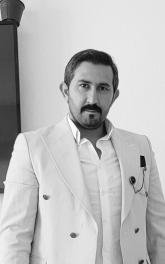 انا من إسطنبول، متزوج، 27 سنة هنا من أجل البحث عن شريك لتحقيق علاقة تعارف تعرف عليّ أكثر من خلال بروفايلي، فربّ صدفة خير من ألف ميعاد.