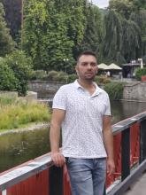 انا من شيمنيتز، مطلق، 39 سنة هنا من أجل البحث عن شريك لتحقيق زواج عادي تعرف عليّ أكثر من خلال بروفايلي، فربّ صدفة خير من ألف ميعاد.