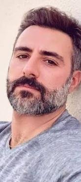 انا من ولاية عنابة، أعزب، 46 سنة هنا من أجل البحث عن شريك لتحقيق زواج عادي تعرف عليّ أكثر من خلال بروفايلي، فربّ صدفة خير من ألف ميعاد.