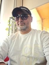 انا من لوكسمبورج، مطلق، 50 سنة هنا من أجل البحث عن شريك لتحقيق زواج عادي تعرف عليّ أكثر من خلال بروفايلي، فربّ صدفة خير من ألف ميعاد.