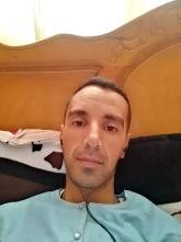 انا من وهران، مطلق، 36 سنة هنا من أجل البحث عن شريك لتحقيق علاقة تعارف تعرف عليّ أكثر من خلال بروفايلي، فربّ صدفة خير من ألف ميعاد.