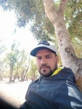 انا من أسفي، مطلق، 42 سنة هنا من أجل البحث عن شريك لتحقيق زواج عادي تعرف عليّ أكثر من خلال بروفايلي، فربّ صدفة خير من ألف ميعاد.