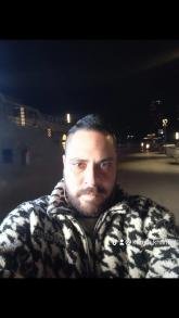 انا من القاهرة، أعزب، 35 سنة هنا من أجل البحث عن شريك لتحقيق زواج عادي تعرف عليّ أكثر من خلال بروفايلي، فربّ صدفة خير من ألف ميعاد.