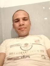 انا مطلق، 38 سنة هنا من أجل البحث عن شريك لتحقيق زواج عادي تعرف عليّ أكثر من خلال بروفايلي، فربّ صدفة خير من ألف ميعاد.