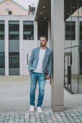 انا من آخن، أعزب، 35 سنة هنا من أجل البحث عن شريك لتحقيق زواج عادي تعرف عليّ أكثر من خلال بروفايلي، فربّ صدفة خير من ألف ميعاد.