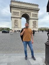 انا من مونستر، مطلق، 43 سنة هنا من أجل البحث عن شريك لتحقيق زواج عادي تعرف عليّ أكثر من خلال بروفايلي، فربّ صدفة خير من ألف ميعاد.