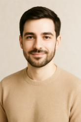 انا من محافظة المنوفية، مطلق، 39 سنة هنا من أجل البحث عن شريك لتحقيق علاقة تعارف تعرف عليّ أكثر من خلال بروفايلي، فربّ صدفة خير من ألف ميعاد.