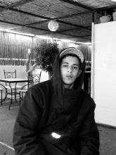 انا من ڭلميم، أعزب، 21 سنة هنا من أجل البحث عن شريك لتحقيق علاقة تعارف تعرف عليّ أكثر من خلال بروفايلي، فربّ صدفة خير من ألف ميعاد.