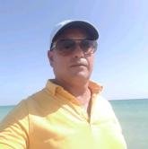 انا من مدنين، مطلق، 54 سنة هنا من أجل البحث عن شريك لتحقيق زواج عادي تعرف عليّ أكثر من خلال بروفايلي، فربّ صدفة خير من ألف ميعاد.