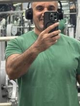 انا من الجهراء، مطلق، 52 سنة هنا من أجل البحث عن شريك لتحقيق زواج متعدد تعرف عليّ أكثر من خلال بروفايلي، فربّ صدفة خير من ألف ميعاد.