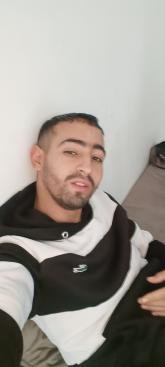 انا من الجزائر، أعزب، 28 سنة هنا من أجل البحث عن شريك لتحقيق علاقة تعارف تعرف عليّ أكثر من خلال بروفايلي، فربّ صدفة خير من ألف ميعاد.