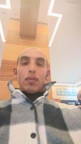 انا من طنجة - تطوان - الحسيمة، أعزب، 39 سنة هنا من أجل البحث عن شريك لتحقيق زواج عادي تعرف عليّ أكثر من خلال بروفايلي، فربّ صدفة خير من ألف ميعاد.