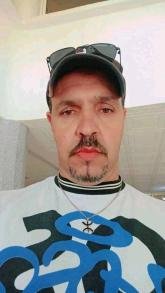 انا من أم البواقي، متزوج، 47 سنة هنا من أجل البحث عن شريك لتحقيق زواج متعدد تعرف عليّ أكثر من خلال بروفايلي، فربّ صدفة خير من ألف ميعاد.