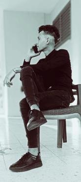 انا من غزة، أعزب، 21 سنة هنا من أجل البحث عن شريك لتحقيق زواج عادي تعرف عليّ أكثر من خلال بروفايلي، فربّ صدفة خير من ألف ميعاد.