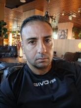 انا من صفاقس المدينة، مطلق، 41 سنة هنا من أجل البحث عن شريك لتحقيق زواج عادي تعرف عليّ أكثر من خلال بروفايلي، فربّ صدفة خير من ألف ميعاد.