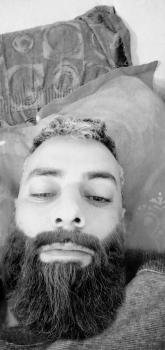 انا من محافظة حماه، مطلق، 38 سنة هنا من أجل البحث عن شريك لتحقيق زواج عادي تعرف عليّ أكثر من خلال بروفايلي، فربّ صدفة خير من ألف ميعاد.