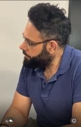 شخص مثقف احب العلاقات الهادئة بدون كذب او مشاكل ،، احب الهدوء و الفنون بشكل عام و مهتم بها كثيرا ،، انسان هاديء بسيط و اعشق الانثى الهادئة الحنونة الأنيقة...