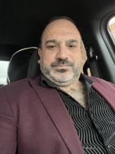 انا من ميشيغان، مطلق، 44 سنة هنا من أجل البحث عن شريك لتحقيق علاقة تعارف تعرف عليّ أكثر من خلال بروفايلي، فربّ صدفة خير من ألف ميعاد.