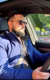 انا من برشيد، أعزب، 34 سنة هنا من أجل البحث عن شريك لتحقيق زواج عادي تعرف عليّ أكثر من خلال بروفايلي، فربّ صدفة خير من ألف ميعاد.