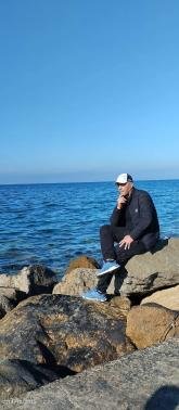 انا من ولاية المسيلة، أعزب، 26 سنة هنا من أجل البحث عن شريك لتحقيق علاقة تعارف تعرف عليّ أكثر من خلال بروفايلي، فربّ صدفة خير من ألف ميعاد.