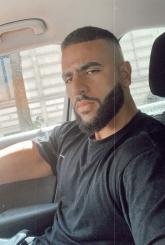 انا من مستغانم، أعزب، 35 سنة هنا من أجل البحث عن شريك لتحقيق زواج عادي تعرف عليّ أكثر من خلال بروفايلي، فربّ صدفة خير من ألف ميعاد.