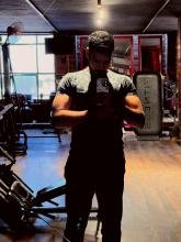 انا من مصر الجديدة، أعزب، 28 سنة هنا من أجل البحث عن شريك لتحقيق زواج عادي تعرف عليّ أكثر من خلال بروفايلي، فربّ صدفة خير من ألف ميعاد.