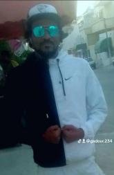 انا من تونس، أعزب، 41 سنة هنا من أجل البحث عن شريك لتحقيق زواج عادي تعرف عليّ أكثر من خلال بروفايلي، فربّ صدفة خير من ألف ميعاد.