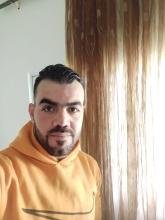 طموح هادئ متواضع جدآ مثقف ومتفهم للواقع احترم وجهات النظر بين الناس صبور احترم واقدر المرأة بشكل خاص واحترم الآخرين بشكل عام صادق جدآ شخصيتي انطوائية بعض الشي بدون تعقيد...