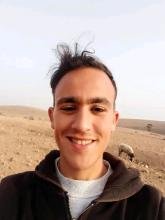 انا أعزب، 23 سنة هنا من أجل البحث عن شريك لتحقيق علاقة تعارف تعرف عليّ أكثر من خلال بروفايلي، فربّ صدفة خير من ألف ميعاد.