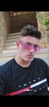 انا مطلق، 46 سنة هنا من أجل البحث عن شريك لتحقيق علاقة تعارف تعرف عليّ أكثر من خلال بروفايلي، فربّ صدفة خير من ألف ميعاد.