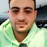 انا متزوج، 37 سنة هنا من أجل البحث عن شريك لتحقيق زواج متعدد تعرف عليّ أكثر من خلال بروفايلي، فربّ صدفة خير من ألف ميعاد.