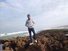 انا من الرباط، مطلق، 41 سنة هنا من أجل البحث عن شريك لتحقيق زواج عادي تعرف عليّ أكثر من خلال بروفايلي، فربّ صدفة خير من ألف ميعاد.