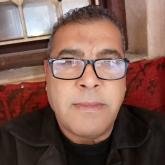 انا من القيروان، مطلق، 55 سنة هنا من أجل البحث عن شريك لتحقيق علاقة تعارف تعرف عليّ أكثر من خلال بروفايلي، فربّ صدفة خير من ألف ميعاد.