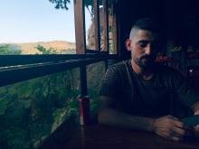 انا من القدس، مطلق، 33 سنة هنا من أجل البحث عن شريك لتحقيق زواج عادي تعرف عليّ أكثر من خلال بروفايلي، فربّ صدفة خير من ألف ميعاد.