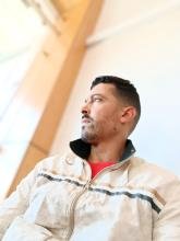 انا من الرباط، مطلق، 40 سنة هنا من أجل البحث عن شريك لتحقيق زواج عادي تعرف عليّ أكثر من خلال بروفايلي، فربّ صدفة خير من ألف ميعاد.