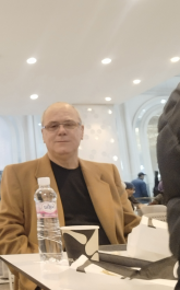 انا من حمام الأنف، مطلق، 55 سنة هنا من أجل البحث عن شريك لتحقيق زواج عادي تعرف عليّ أكثر من خلال بروفايلي، فربّ صدفة خير من ألف ميعاد.