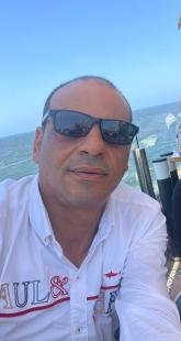 انا من الرياض، مطلق، 44 سنة هنا من أجل البحث عن شريك لتحقيق زواج مسيار تعرف عليّ أكثر من خلال بروفايلي، فربّ صدفة خير من ألف ميعاد.