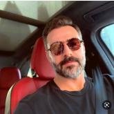 انا من أعزاز، مطلق، 38 سنة هنا من أجل البحث عن شريك لتحقيق زواج عادي تعرف عليّ أكثر من خلال بروفايلي، فربّ صدفة خير من ألف ميعاد.