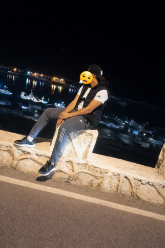 أنا شاب طموح وهادئ، أؤمن بأن الاحترام والتفاهم هما أساس أي علاقة ناجحة. أحب البساطة والحياة المستقرة، وأسعى دائمًا لتطوير نفسي وتحقيق أهدافي. أقدّر العائلة والقيم الصادقة، وأبحث عن شريكة...