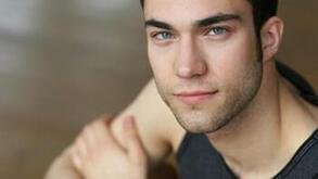 انا أرمل، 55 سنة هنا من أجل البحث عن شريك لتحقيق زواج عادي تعرف عليّ أكثر من خلال بروفايلي، فربّ صدفة خير من ألف ميعاد.